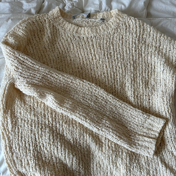 ☀️Vince Cream Wool Blend Sweater - great summer sweater! - Picture 2 of 4